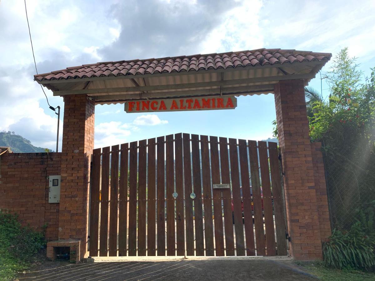 Finca Altamira La Vega  Exteriör bild
